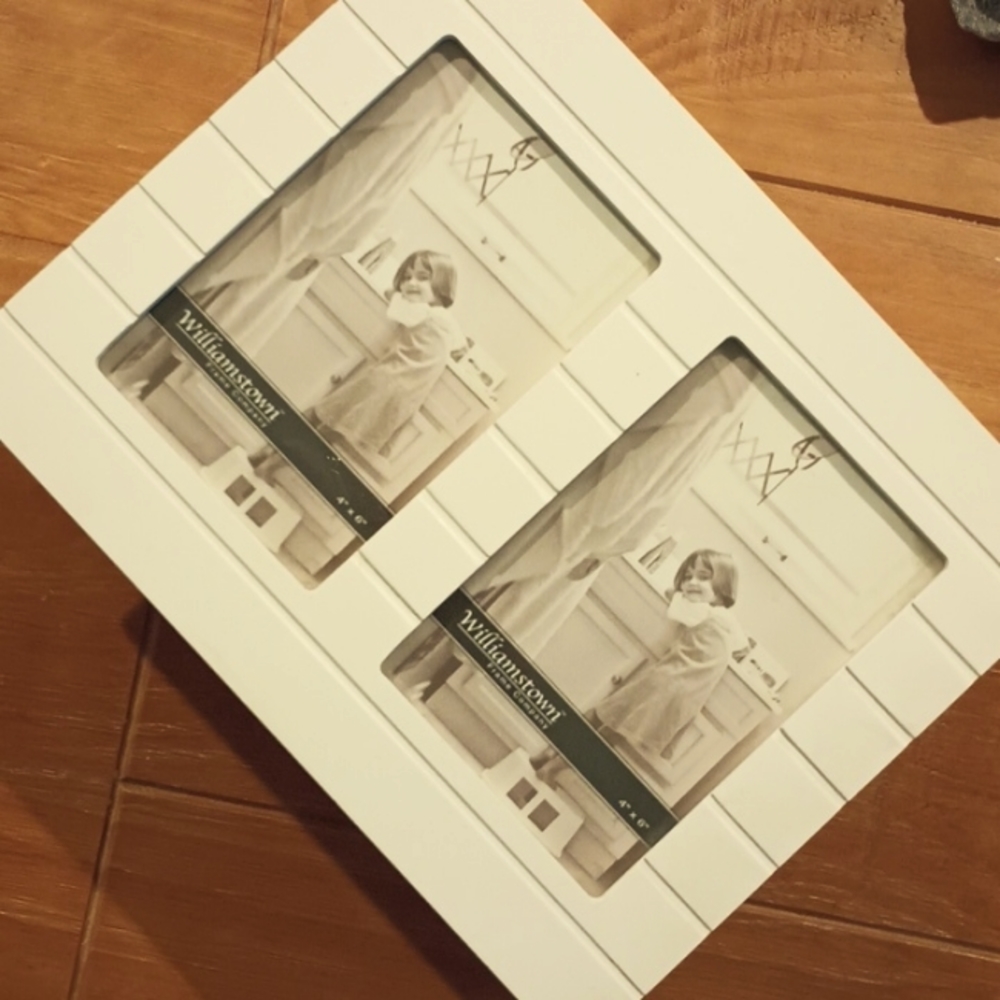 WILLIAMSTOWN Photo Frame/Box NWOT